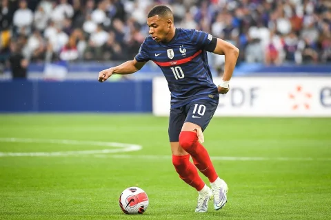 cat castiga mbappe pe minut