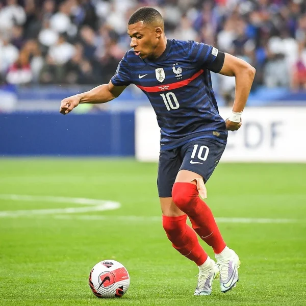 cat castiga mbappe pe minut