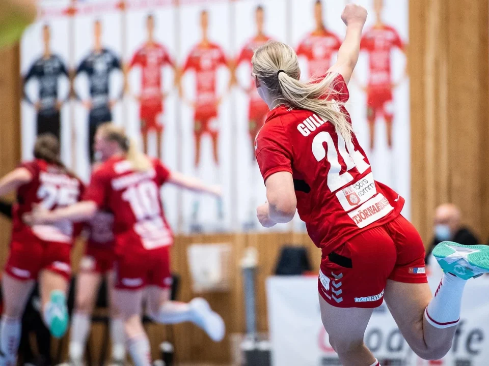 cat dureaza un meci de handbal